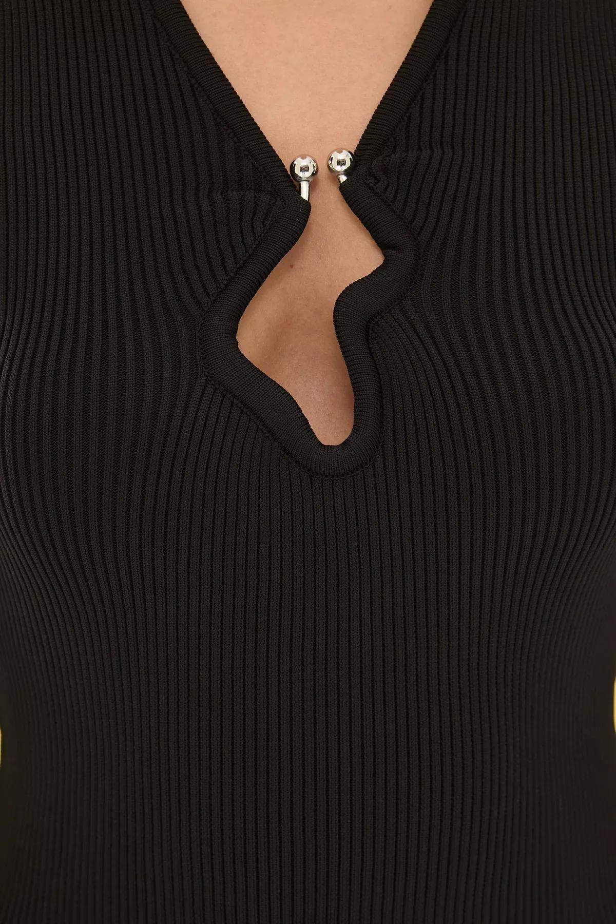 Black Metal Detail Crop Blouse, , large image number 2
