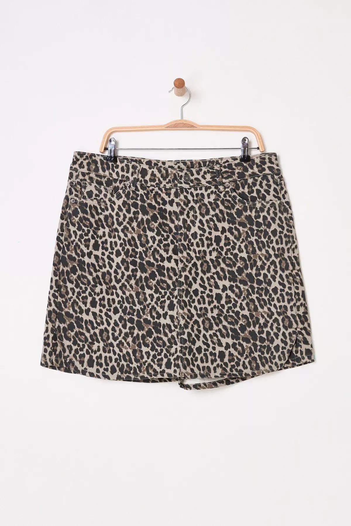 Grey Patterned Plus-Size Denim Shorts, , large image number 4