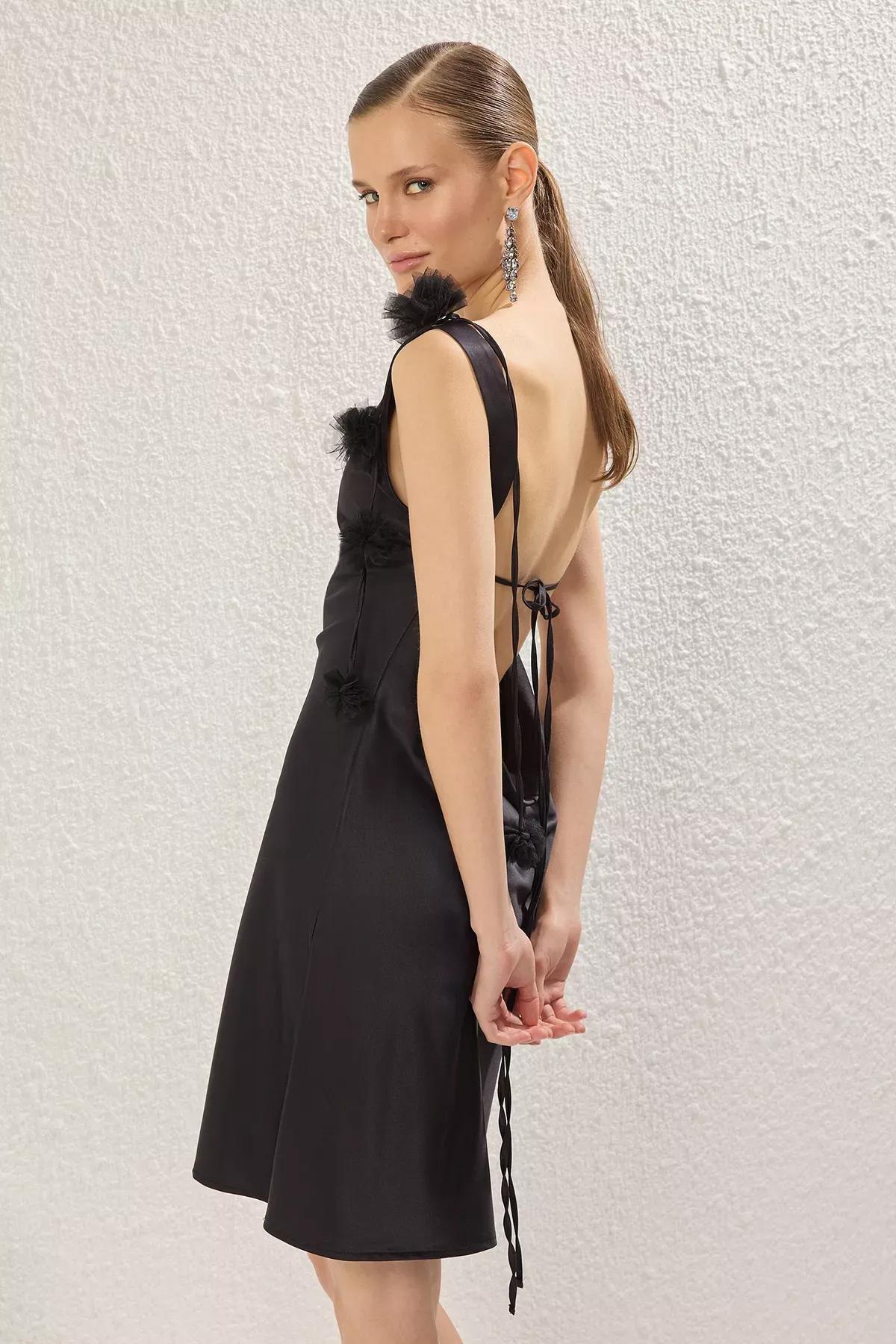 Black Back Accessory Detail Satin Dress, , large image number 1