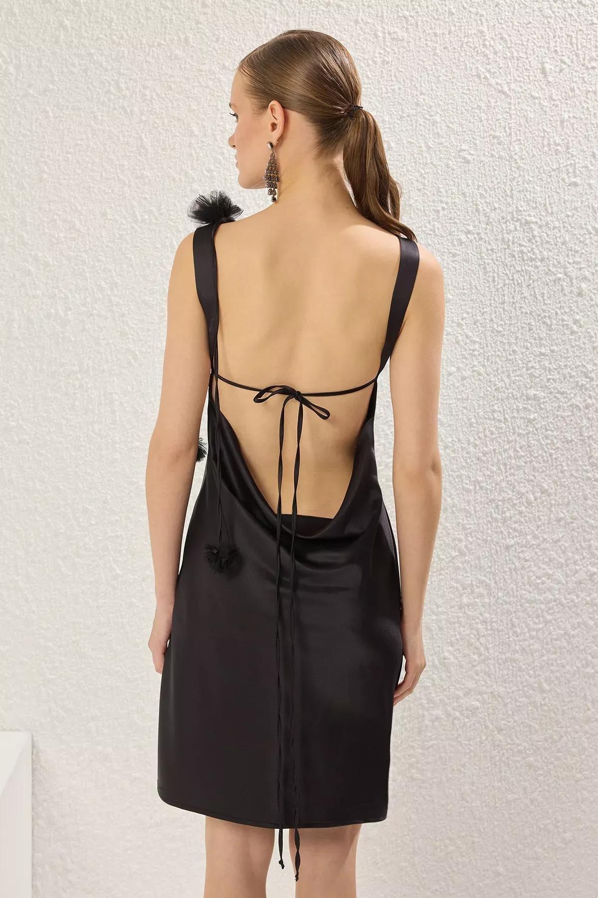 Black Back Accessory Detail Satin Dress, , large image number 3