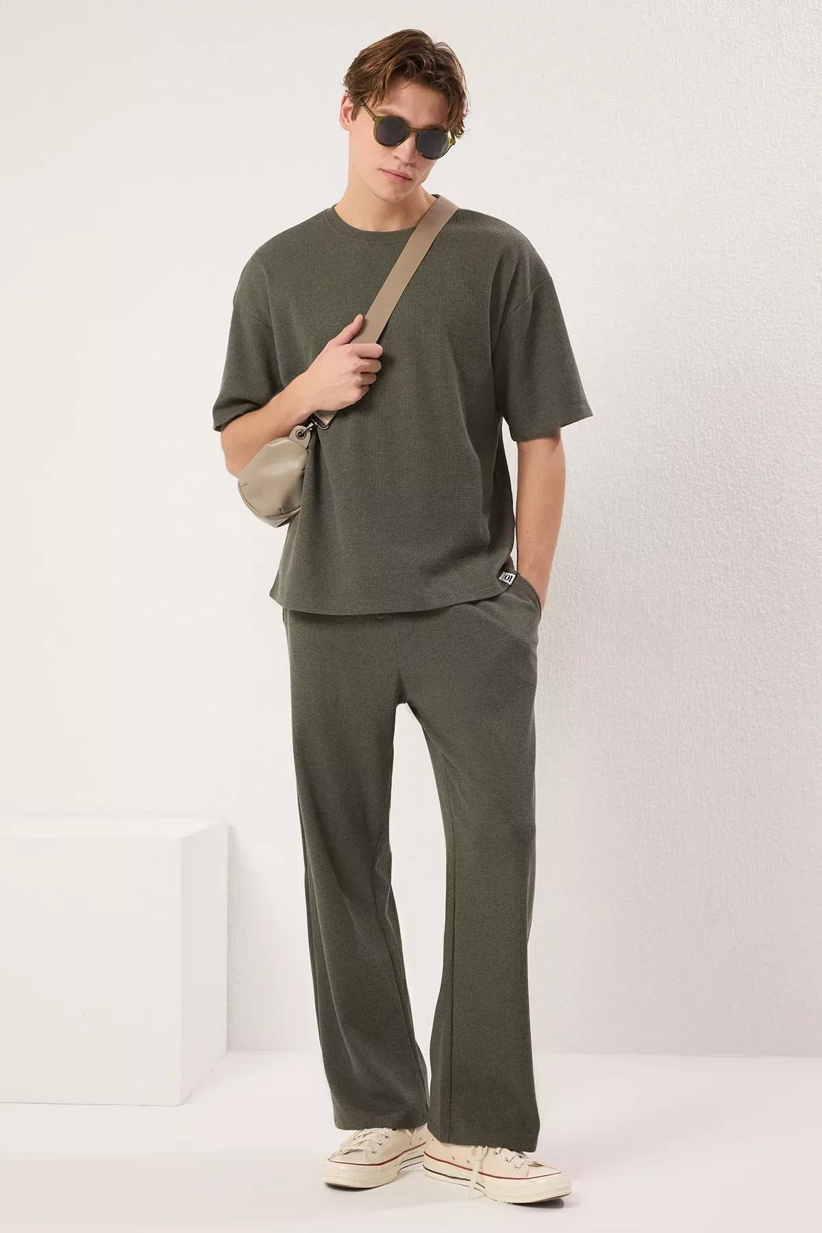 Green Oversize Textured Tracksuit, Khaki, large image number 0