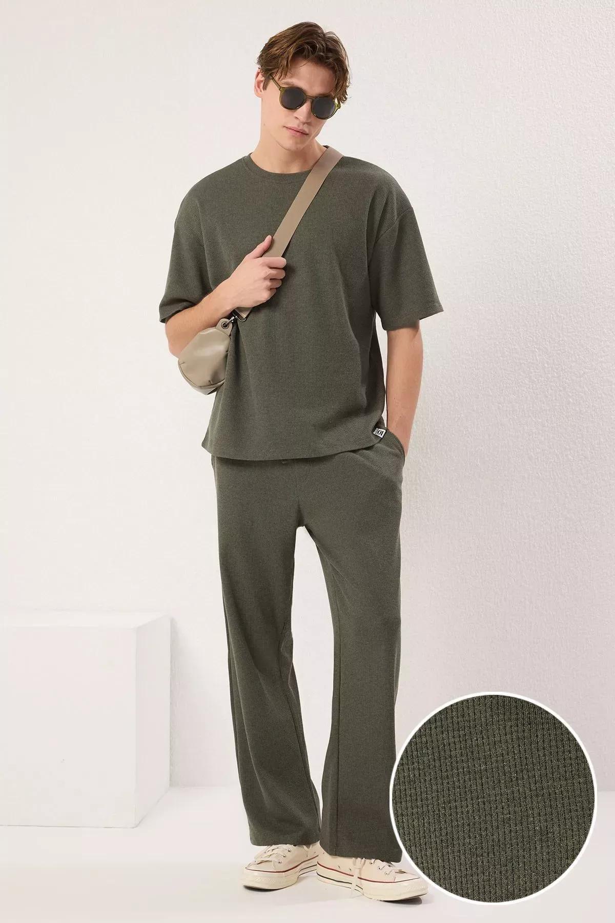 Green Oversize Textured Tracksuit, Khaki, large image number 1