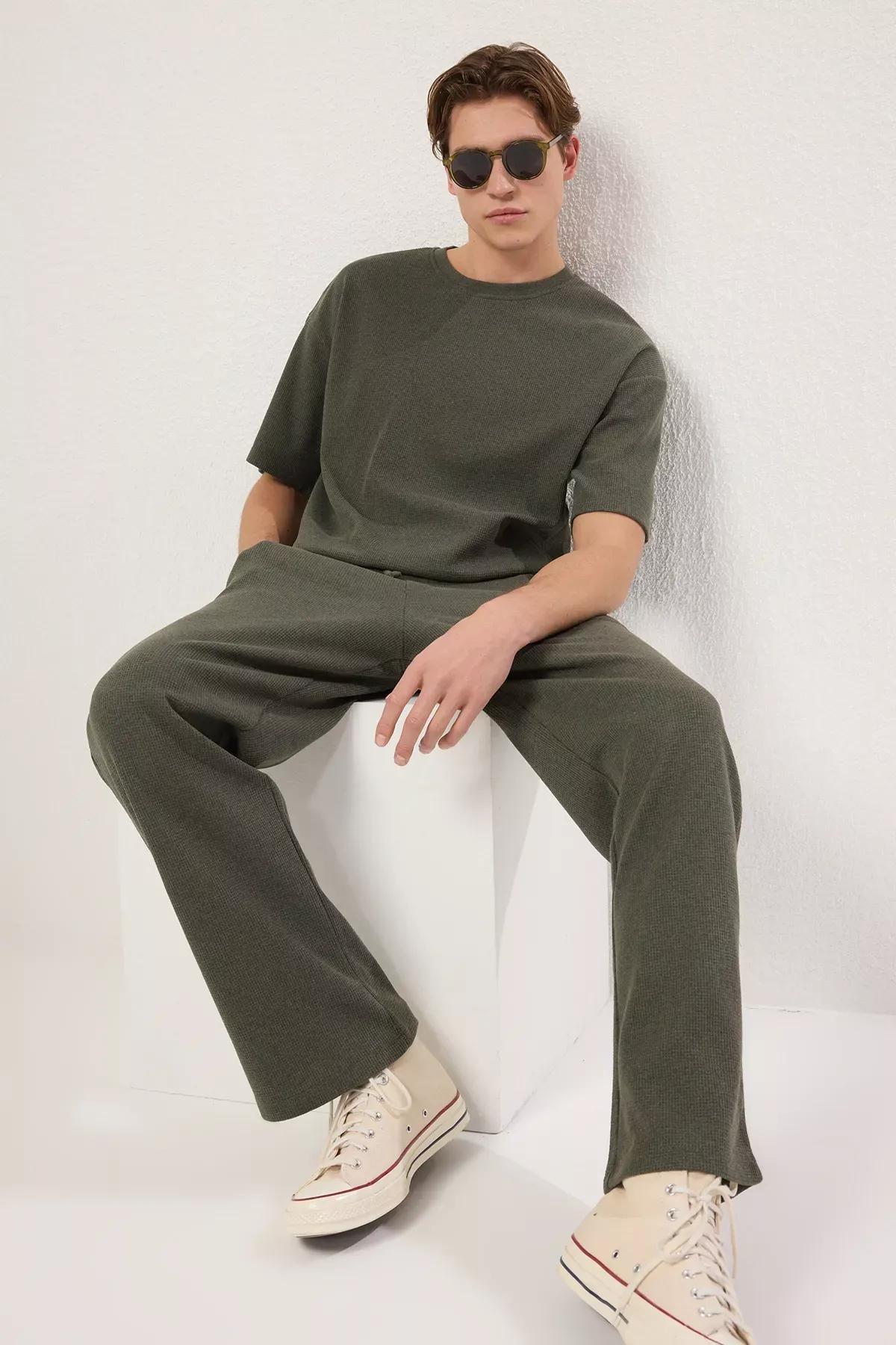 Green Oversize Textured Tracksuit, Khaki, large image number 2
