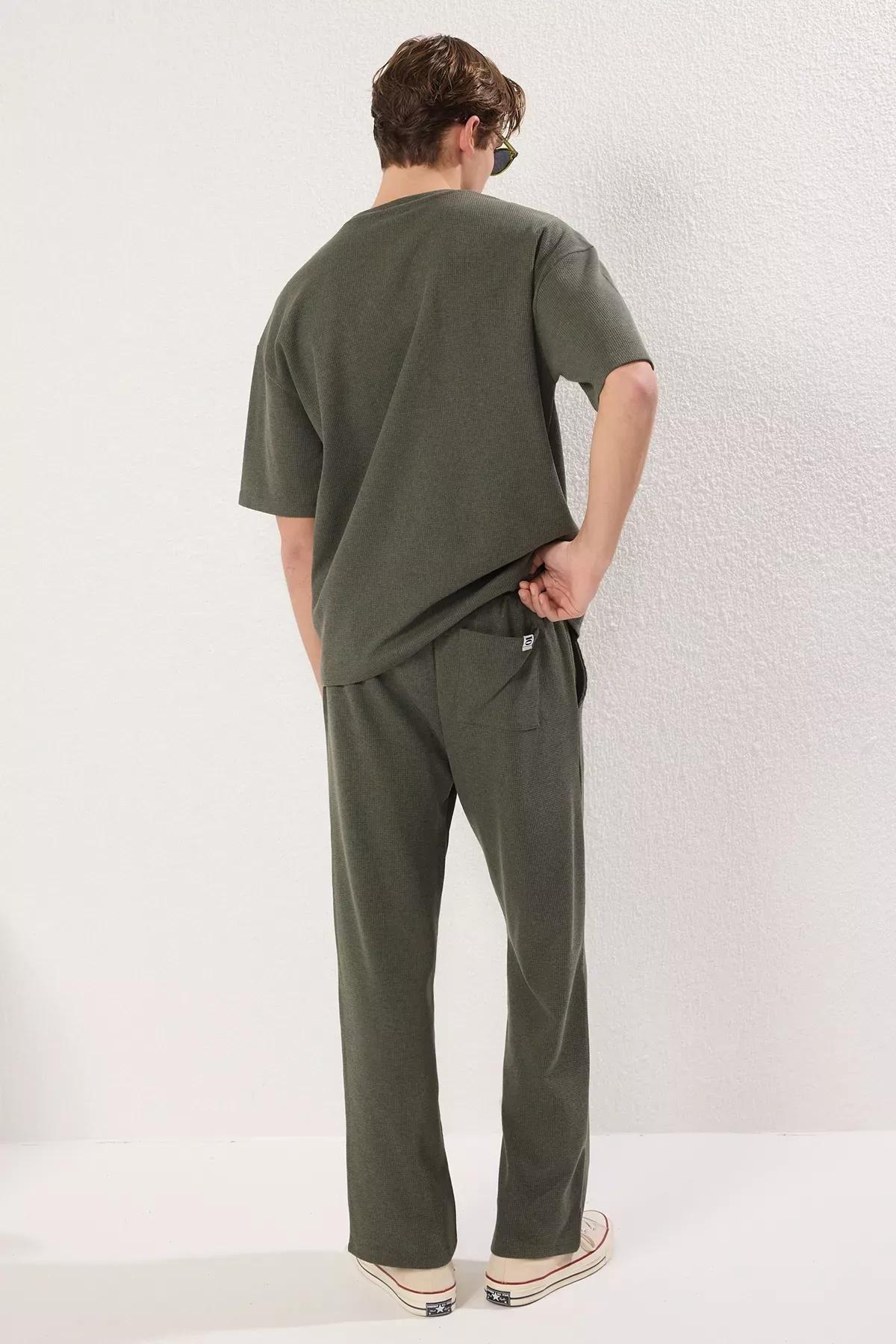 Green Oversize Textured Tracksuit, Khaki, large image number 4