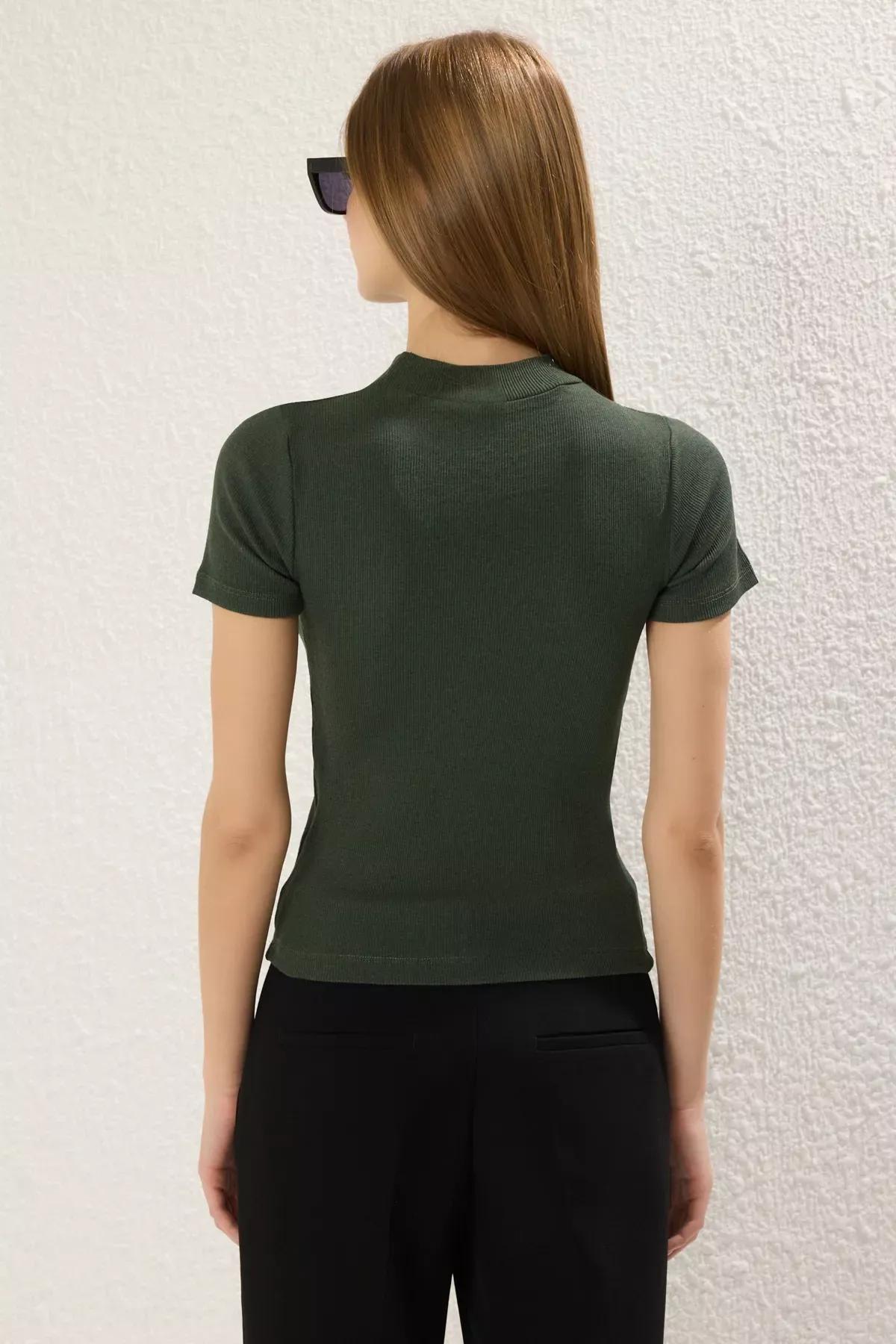 بلوزة مُحاكة بياقة قائمة ونمط مضلع، أخضر, Khaki, large image number 3