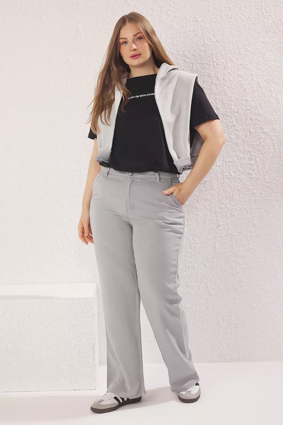 Grey High Waist Plus-Size Wide Leg Jeans, , large image number 2