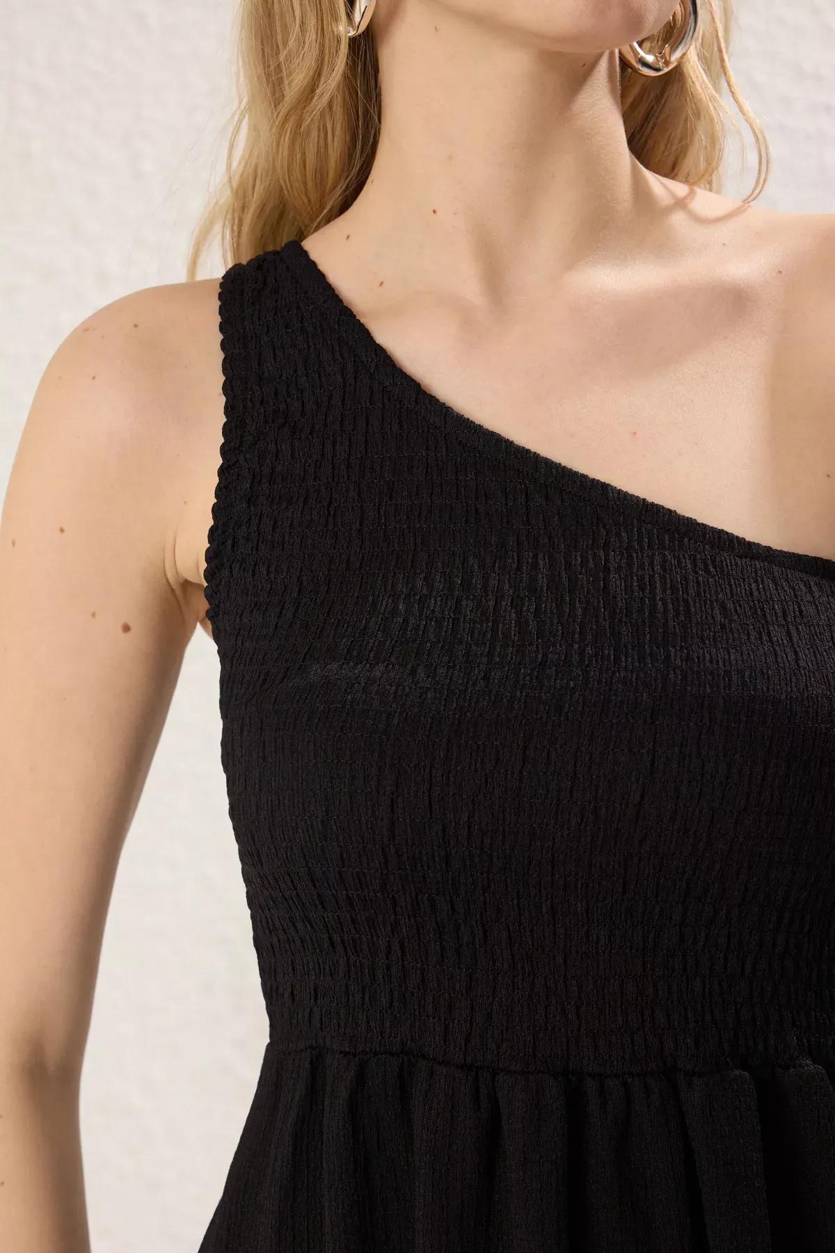 Black Plain Crepe Textured Dress, , large image number 2