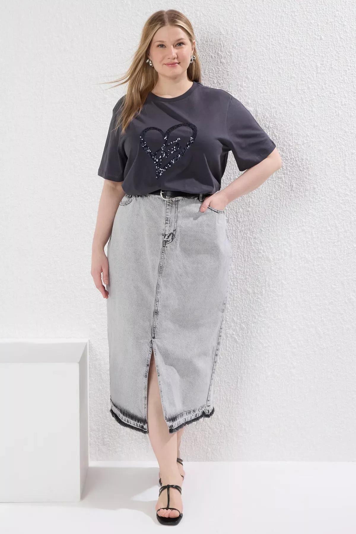 Grey Sequined Embroidered Patterned Plus-Size T-Shirt, , large image number 1