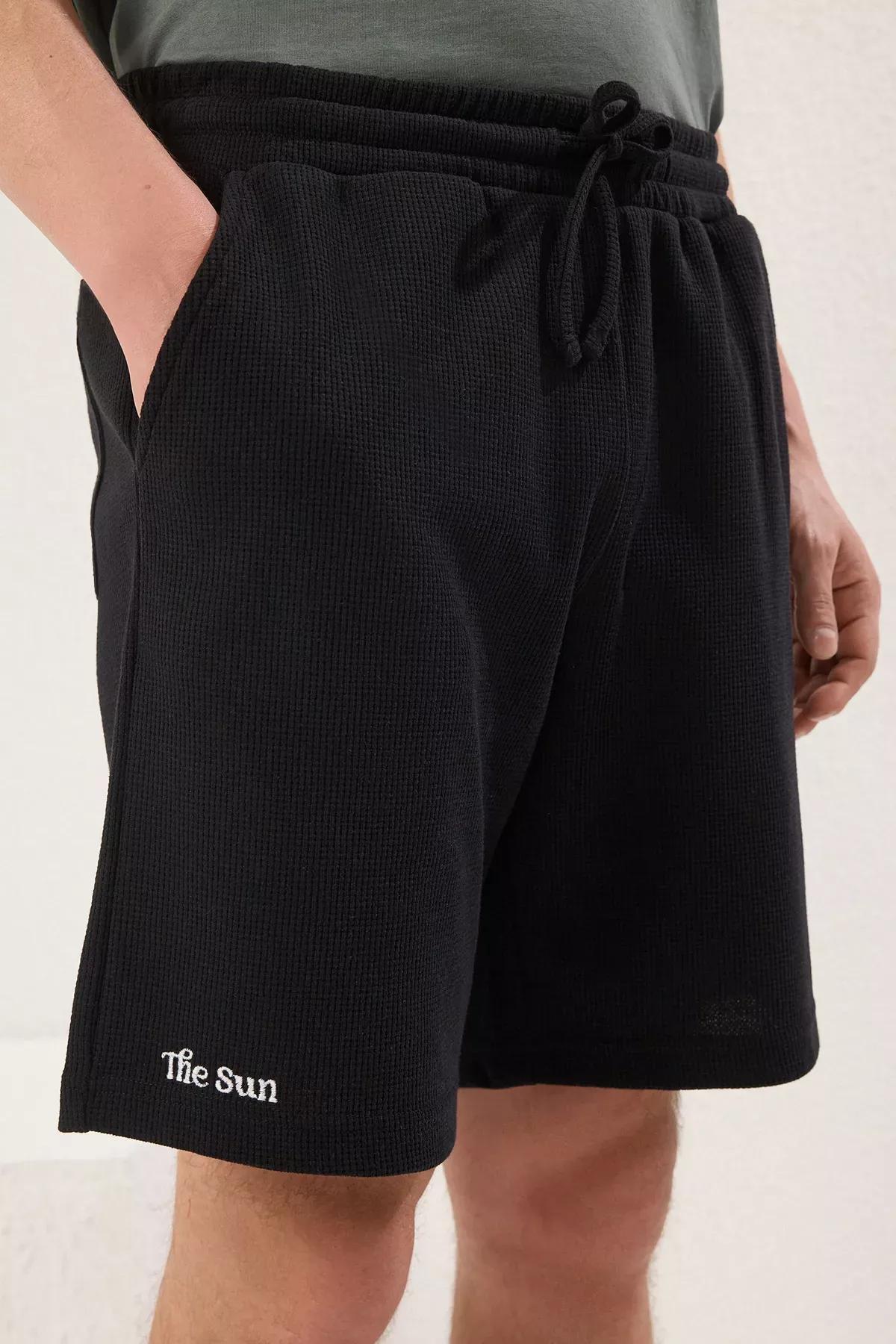 Black Oversize Embroidered Shorts & Bermuda, , large image number 6