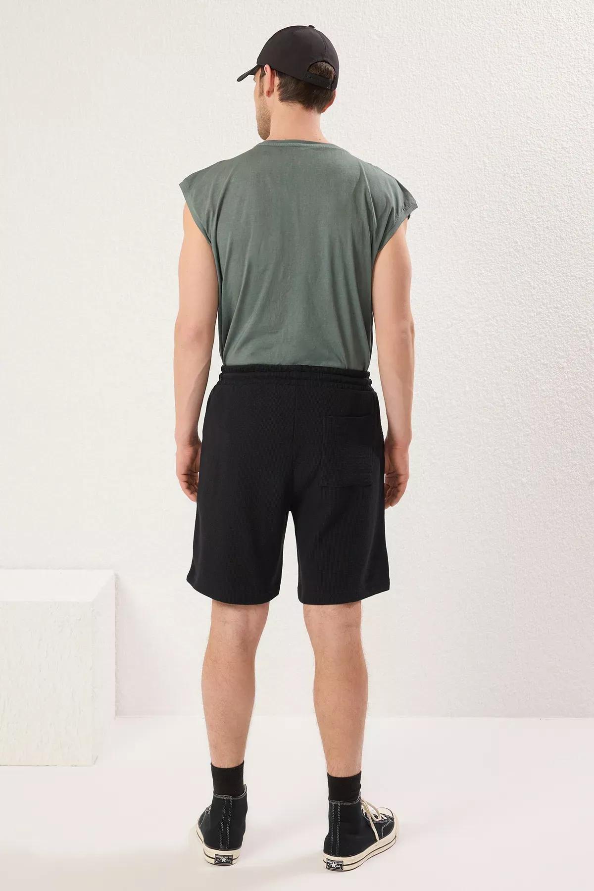 Black Oversize Embroidered Shorts & Bermuda, , large image number 7