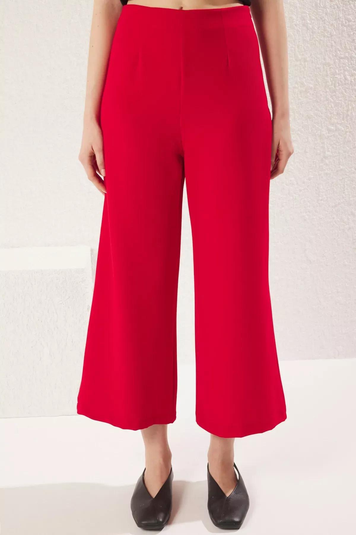 بنطال كيلوت قصير بقصة ساق عريضة، أحمر, Red, large image number 4