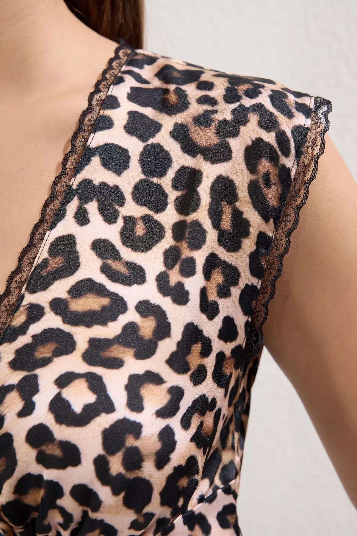 Brown Satin Leopard Print Woven Blouse, , large image number 2