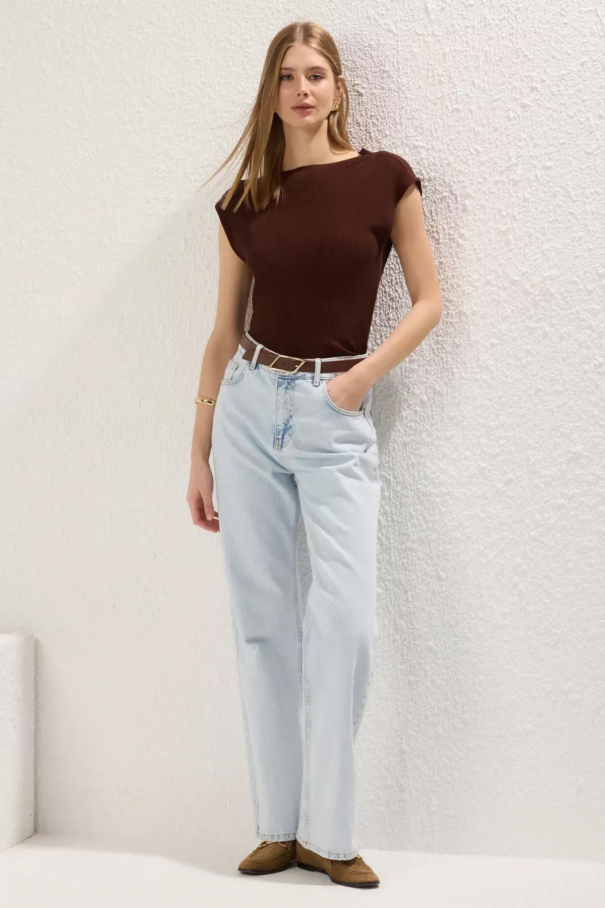 Brown Stand Collar Knit Blouse, Brown, large image number 1