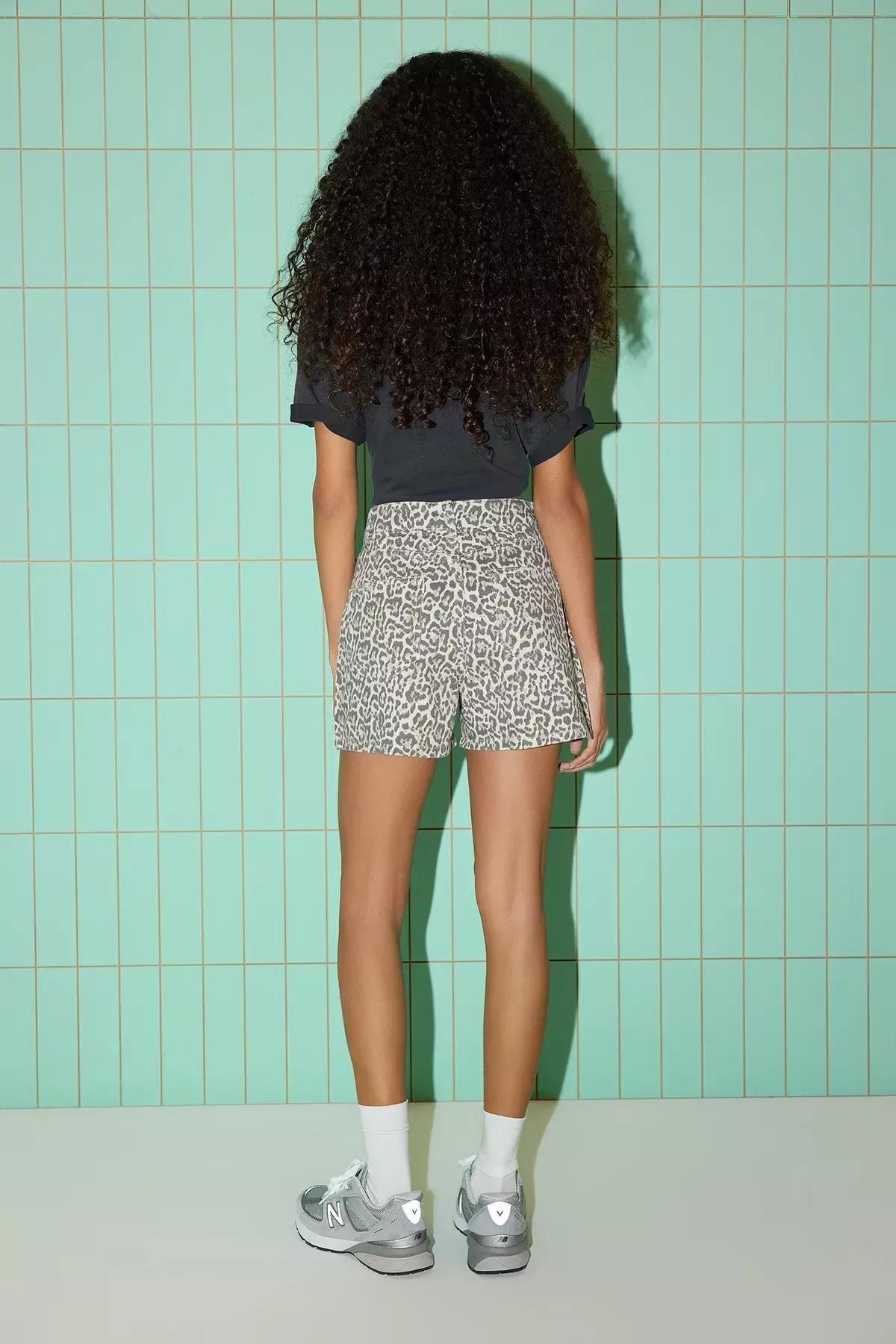 Grey Leopard Denim Shorts, , large image number 4