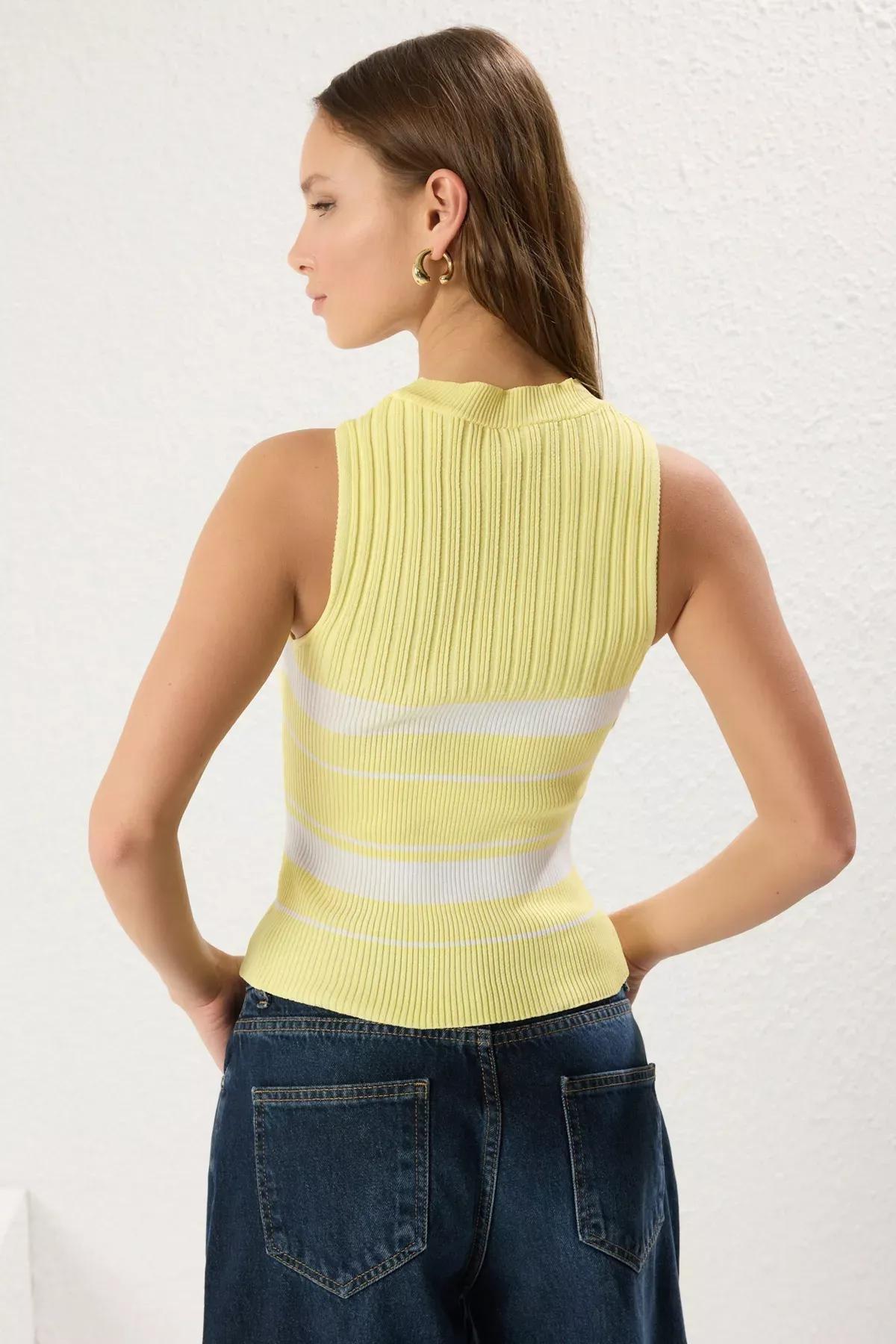 Yellow Lightweight Knit Blouse, , large image number 4