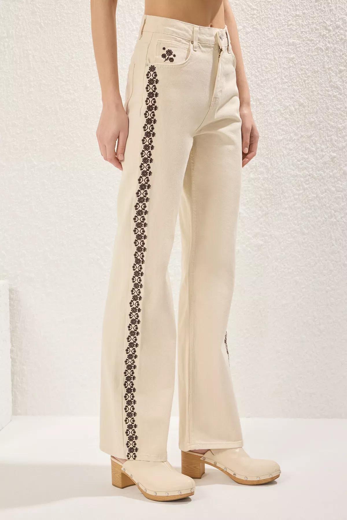 Beige Embroidered Wide Leg Jeans, Ecru, large image number 3