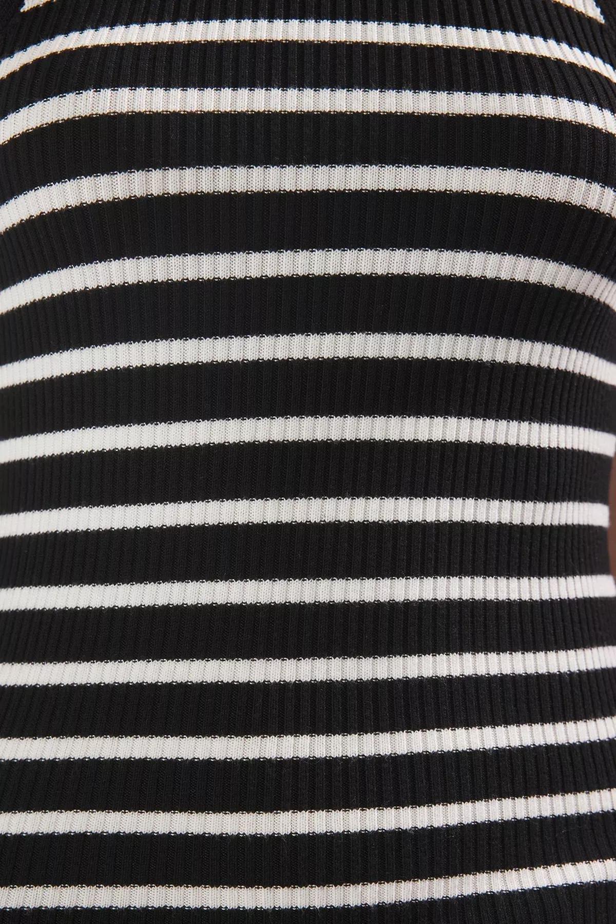 Black Ribbed Thin Knit Blouse, C101_1635, large image number 2