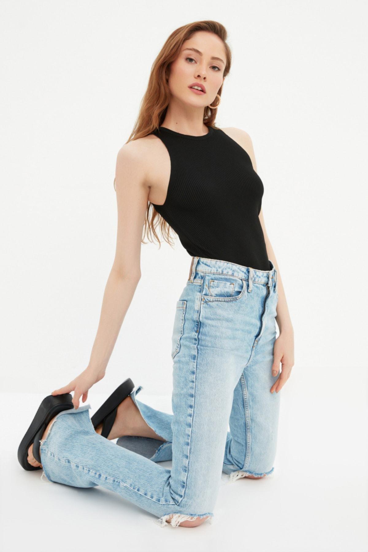 بلوزة بقصة سليم فت وفتحة رقبة مستديرة، أسود, Black, large image number 2