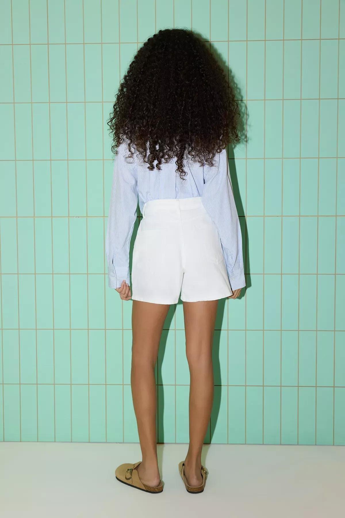 White High Waist City Shorts, White, large image number 3