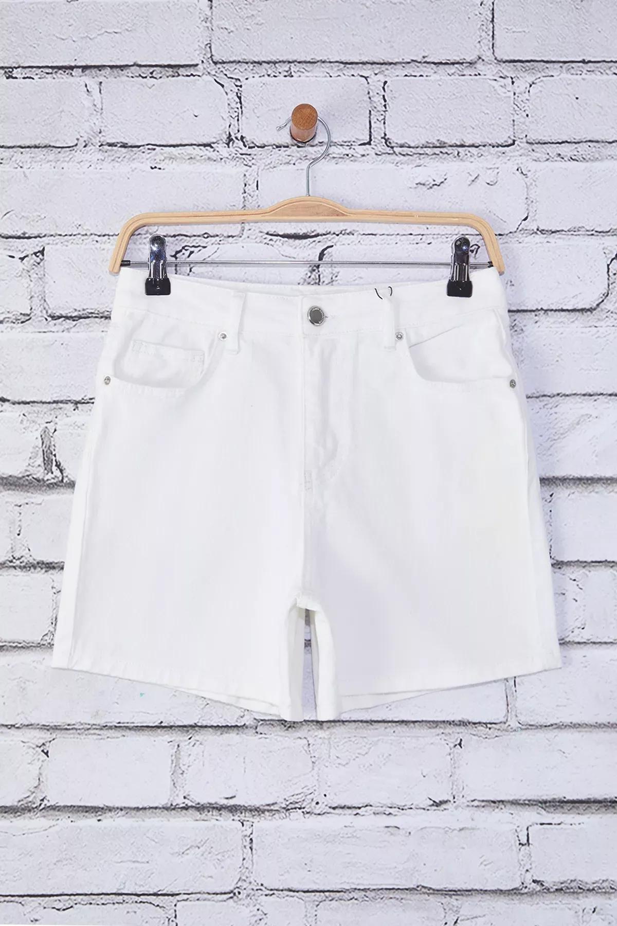 White High Waist City Shorts, White, large image number 4