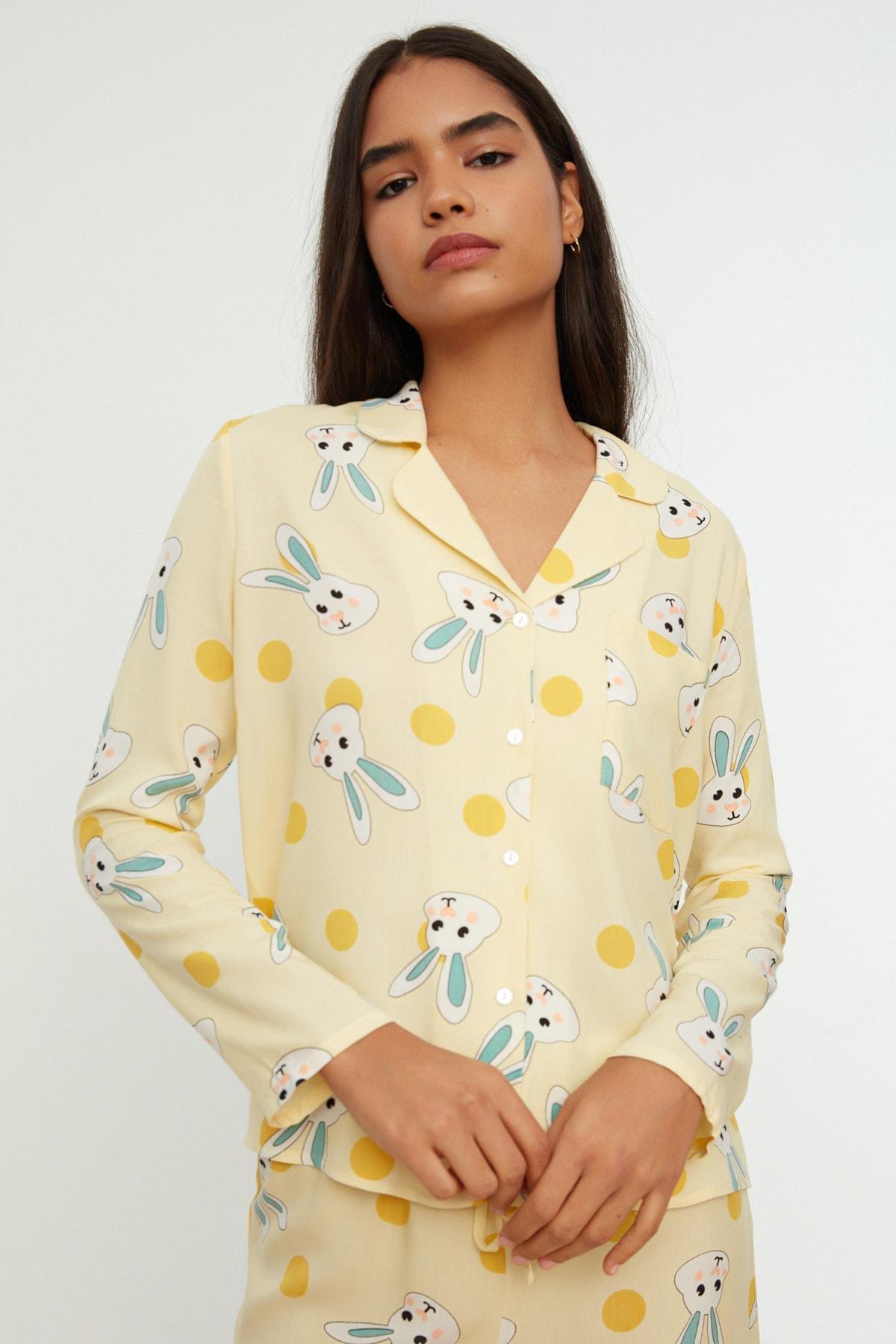 Trendyol - Yellow Graphic Pajama Set