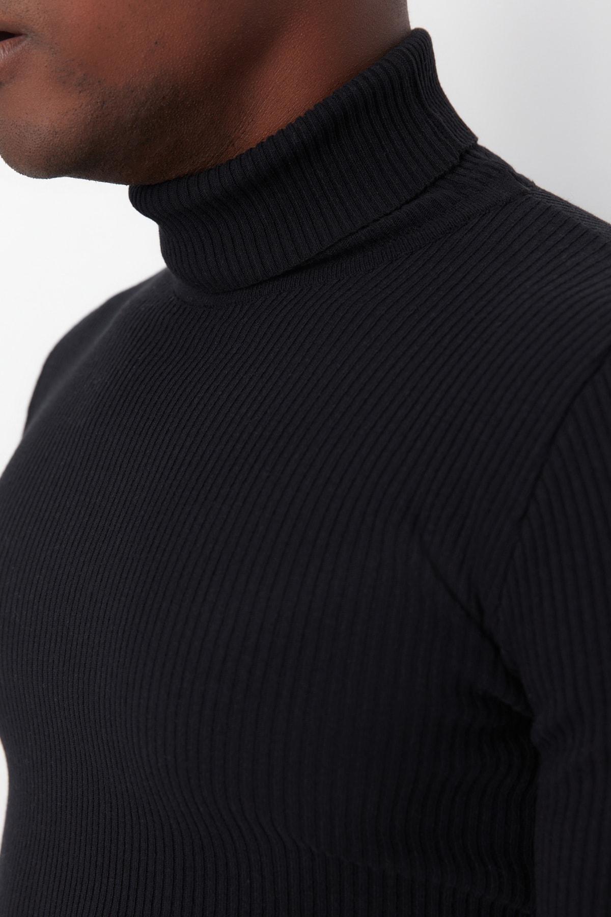 Black Turtleneck Sweater, Black, large image number 3