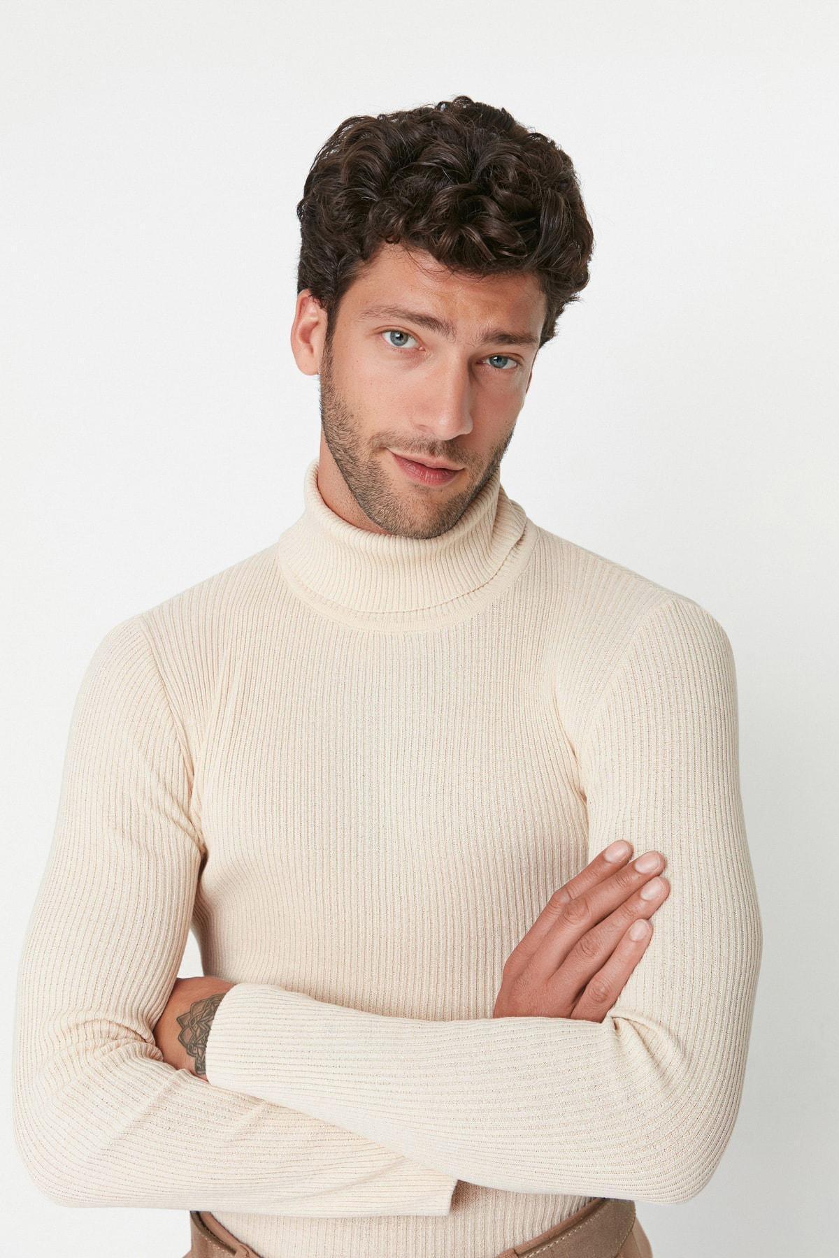 White Fitted Turtleneck Sweater, , large image number 2