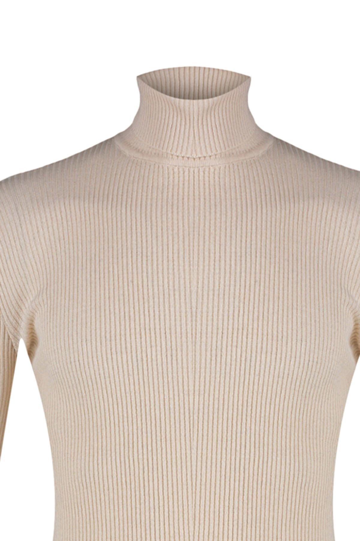 White Fitted Turtleneck Sweater, , large image number 6