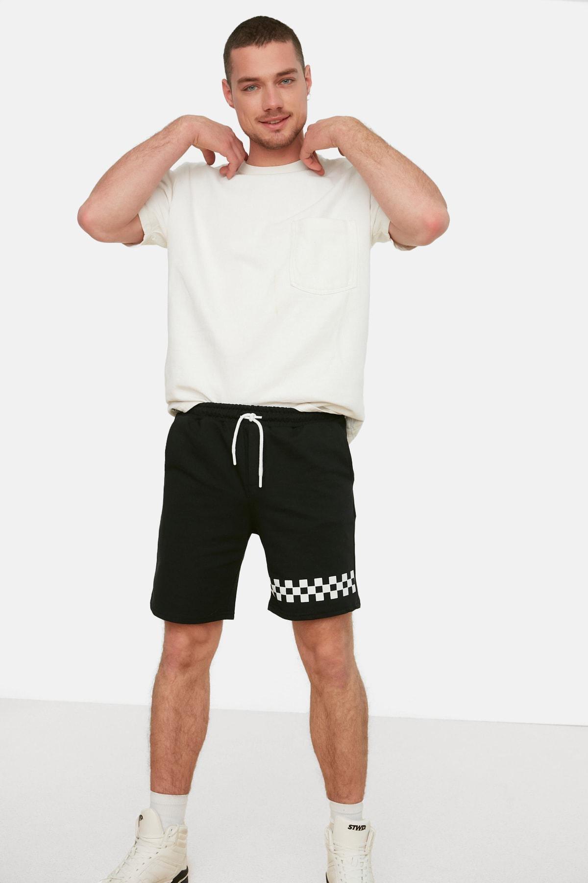 Trendyol - Black Printed Mid-Waist Shorts