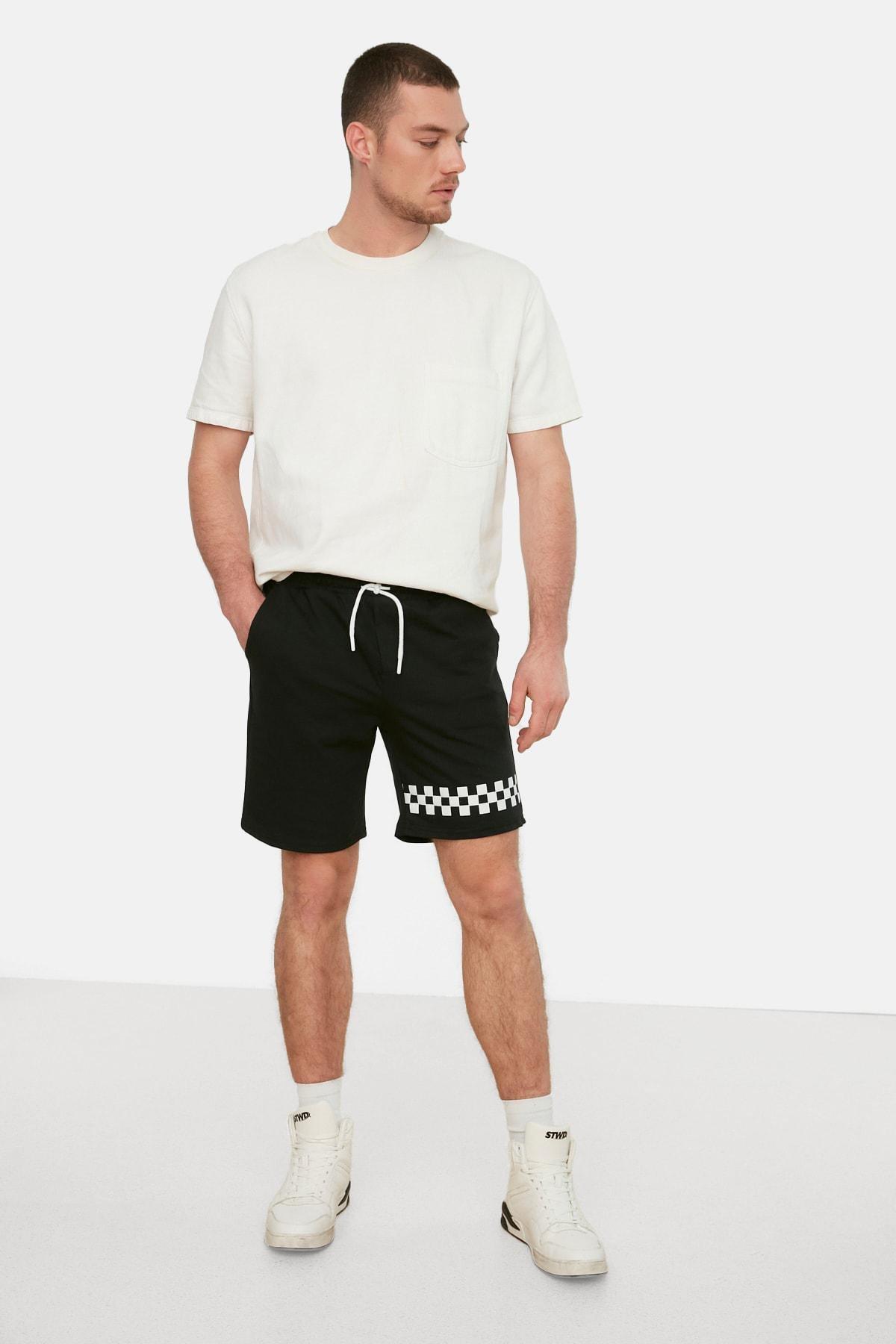 Trendyol - Black Printed Mid-Waist Shorts