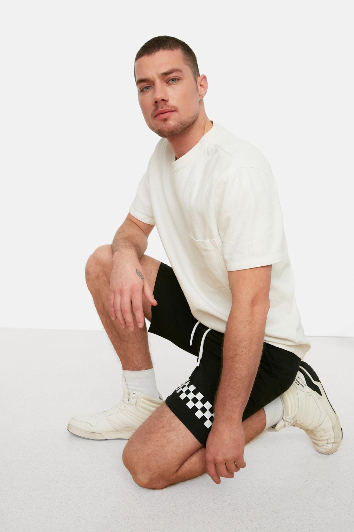 Black Printed Mid Waist Shorts, , large image number 2