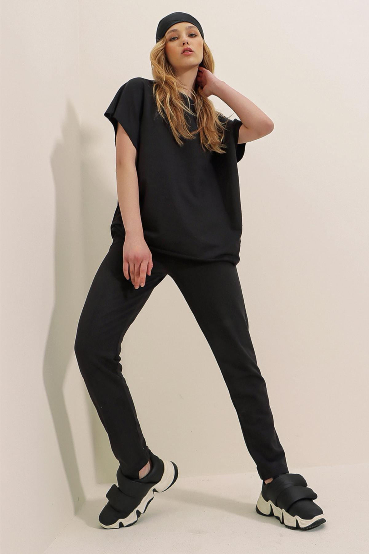 Black Crew Neck Sweatsuit, , large image number 0