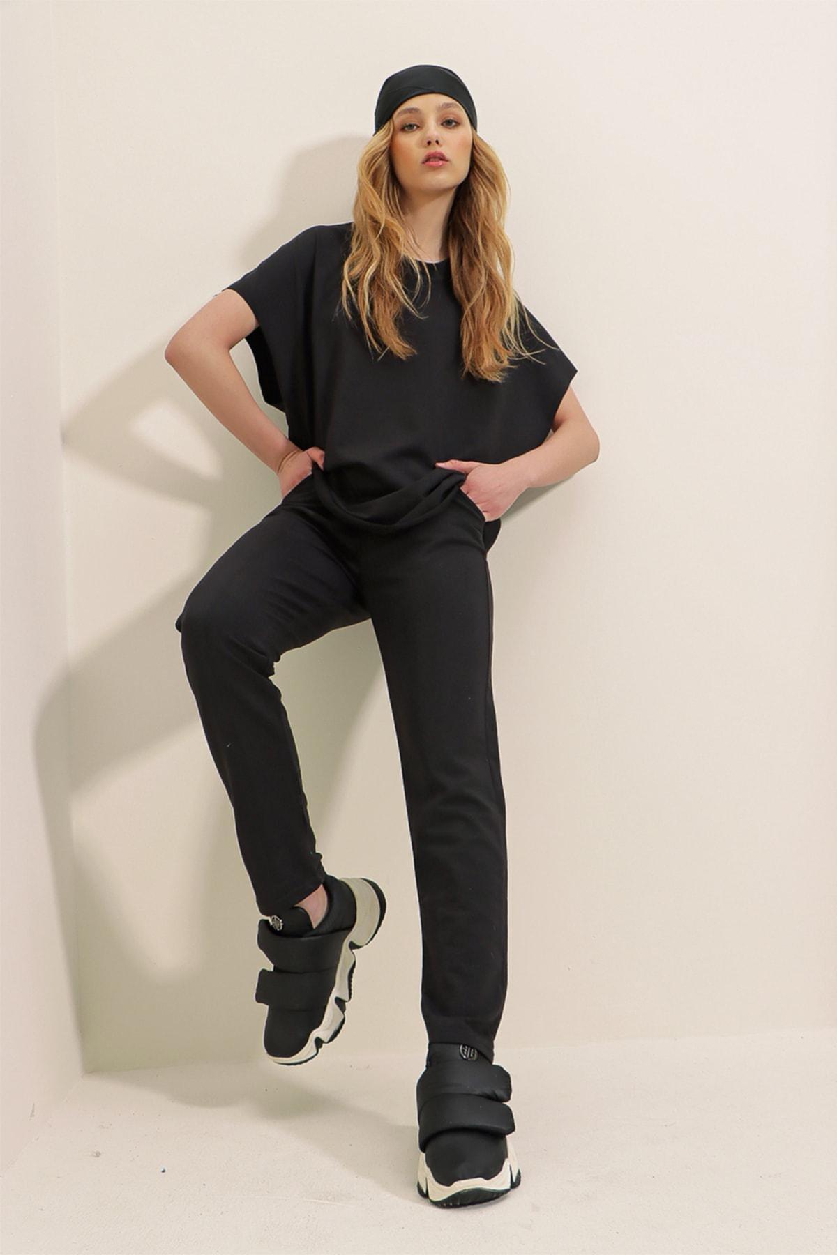 Black Crew Neck Sweatsuit, , large image number 2