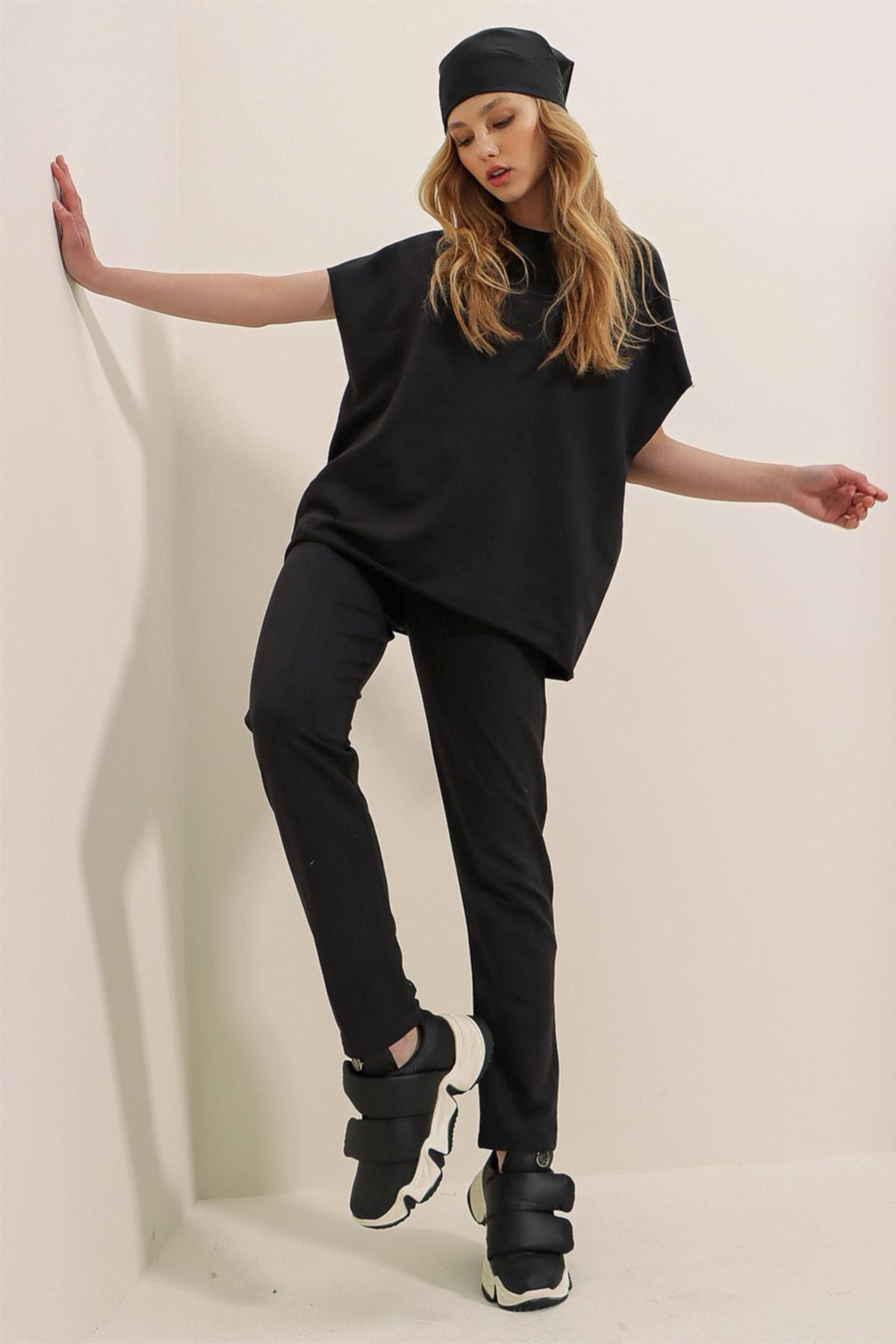 Black Crew Neck Sweatsuit, , large image number 4