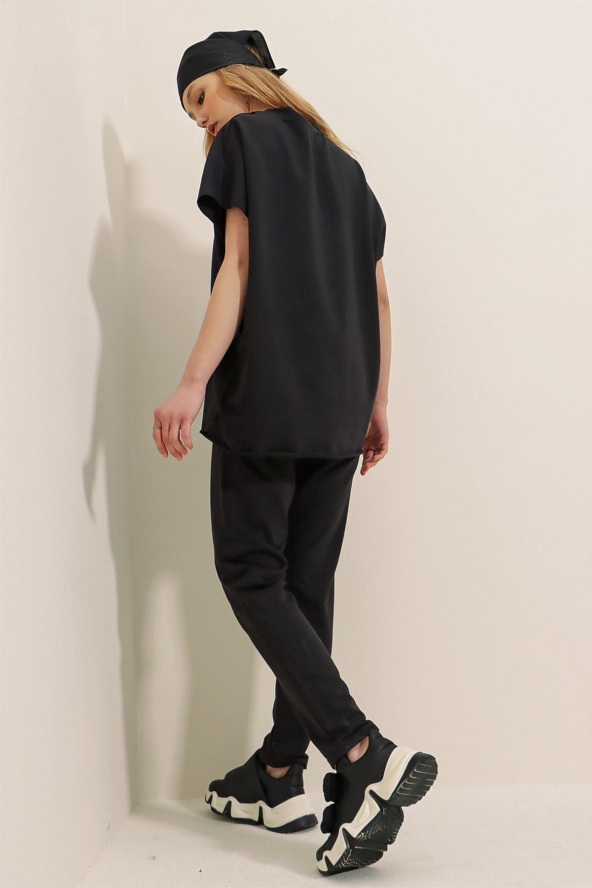 Black Crew Neck Sweatsuit, , large image number 5