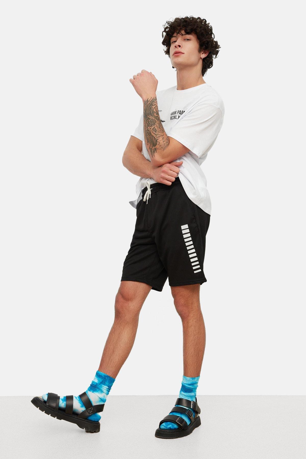 Black Mid Waist Colourblock Shorts, , large image number 1