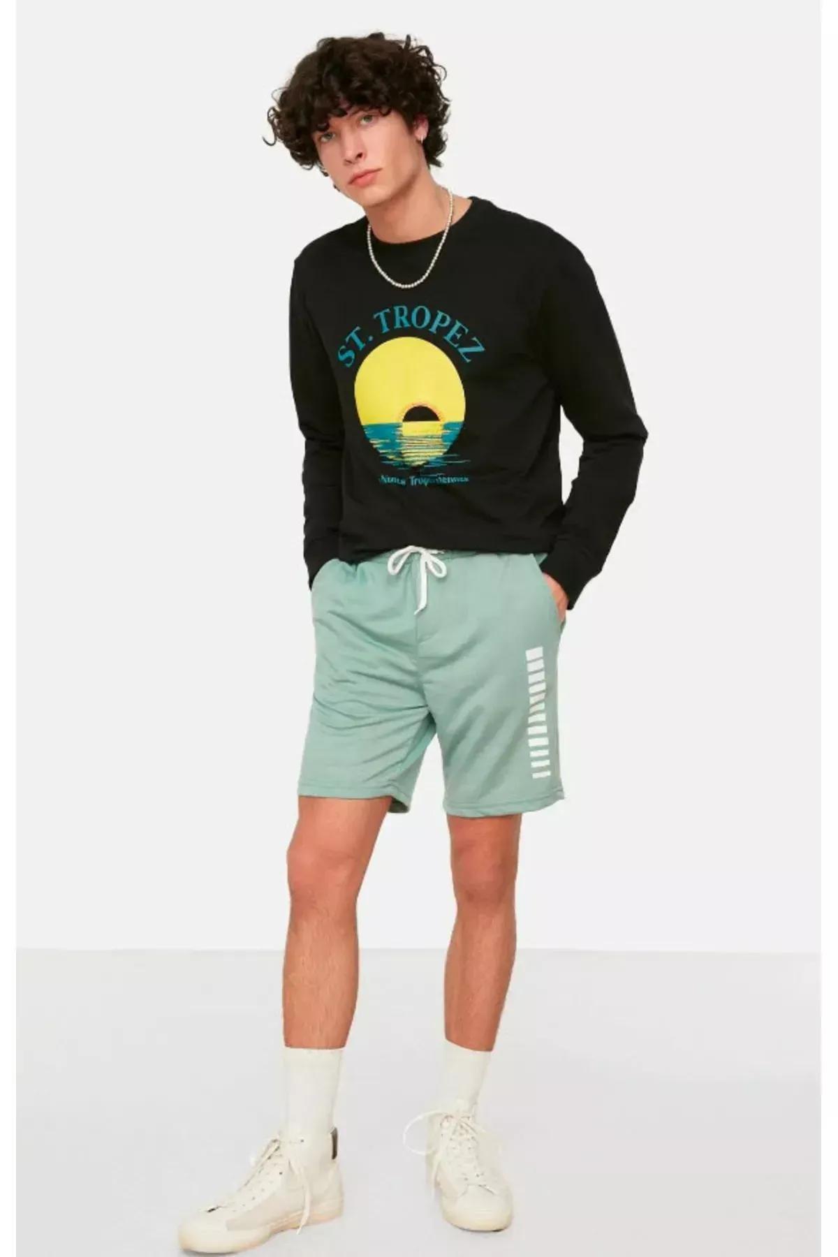 Green Colourblock Mid Waist Shorts, Green, large image number 2
