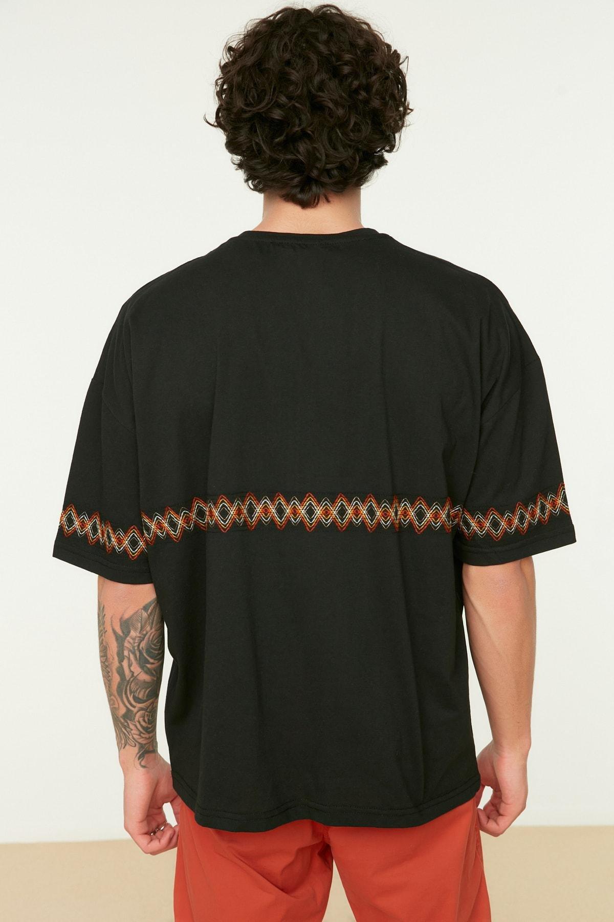 Trendyol - Black Oversize Crew Neck Tshirt