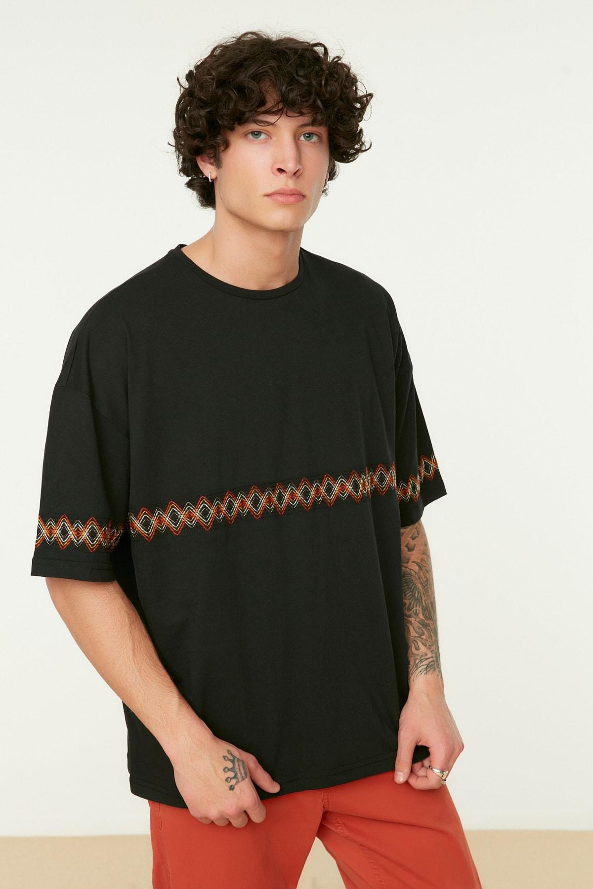 Trendyol - Black Oversize Crew Neck Tshirt