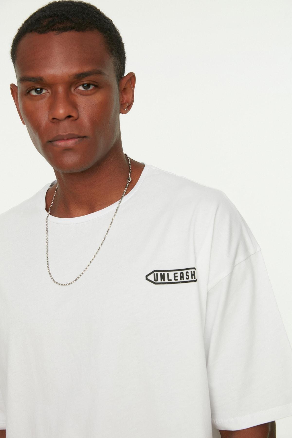 White Fitted Crew Neck Tshirt, , large image number 3