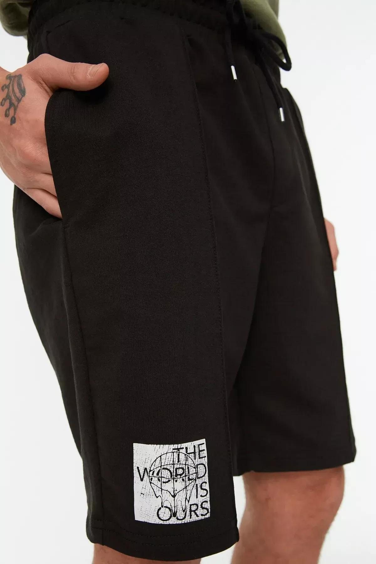 Black Printed Mid Waist Shorts, , large image number 4