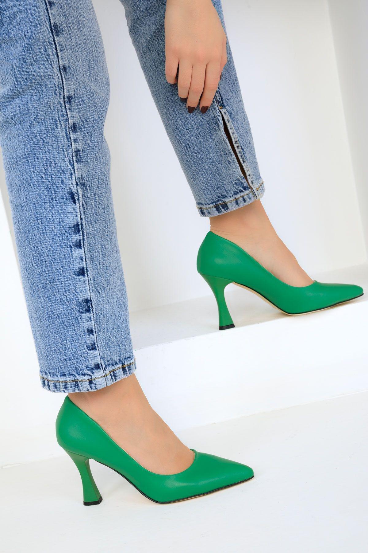 Green Classic Heeled Shoes, , large image number 0