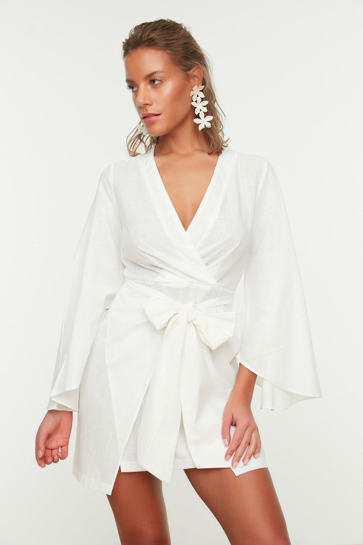 White V-Neck Shift Dress, , large image number 2