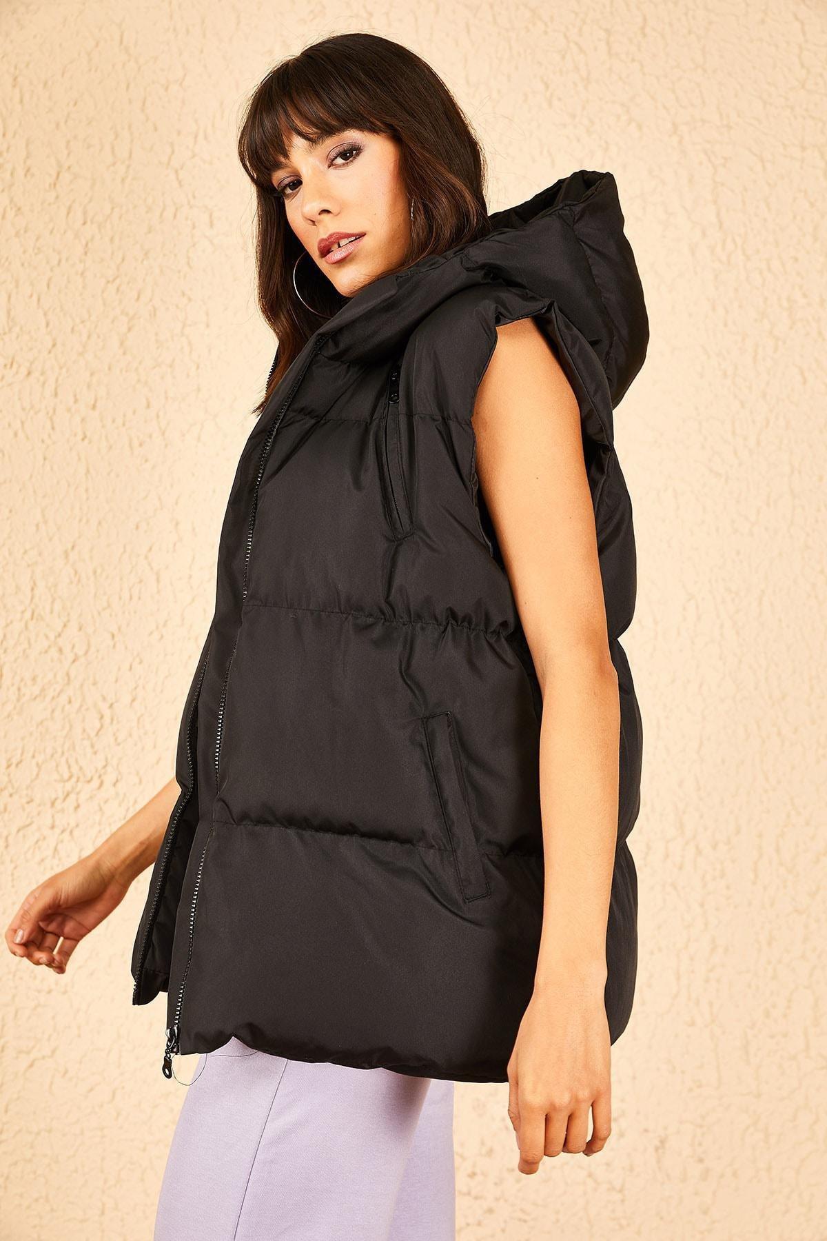 Black Hooded Sleeveless Puffer Jacket, , large image number 3