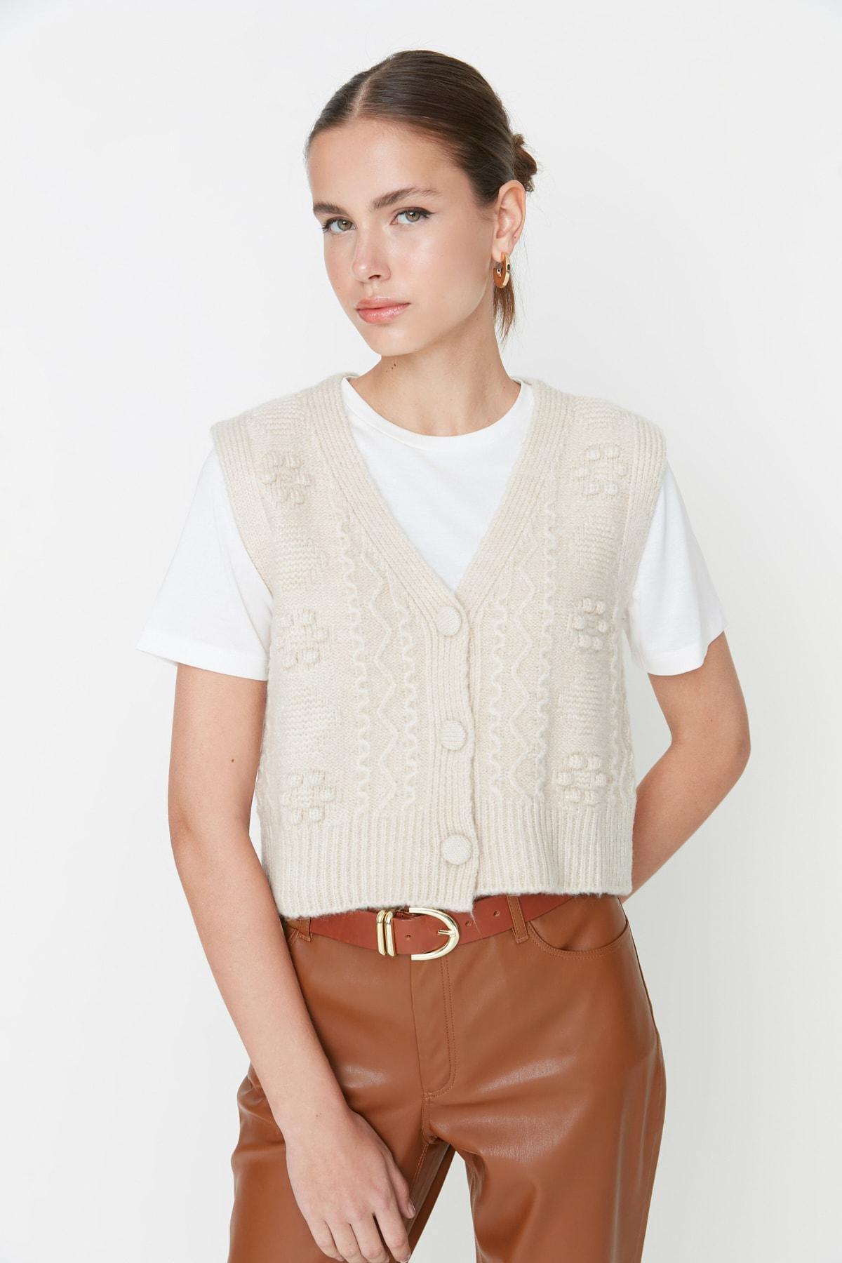 Beige V-Neck Dress, , large image number 3