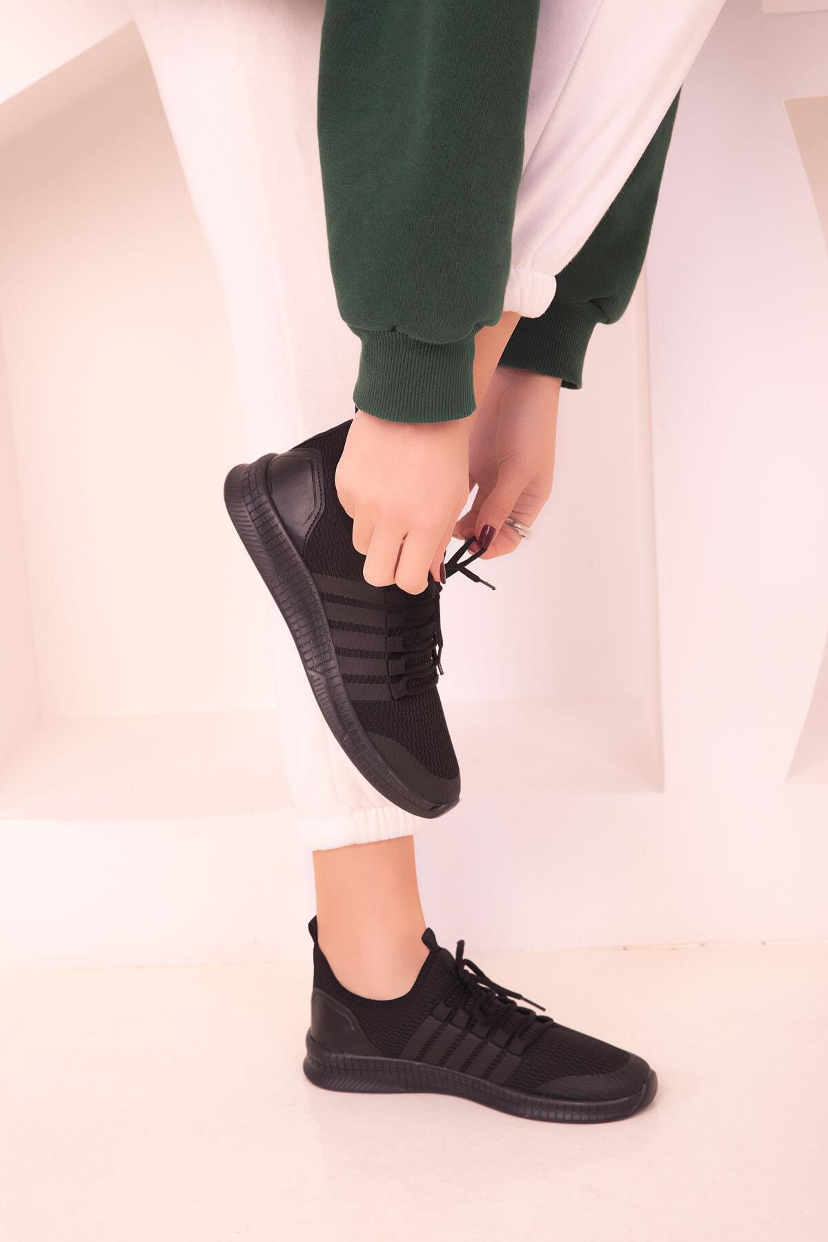 Black Plain Sneakers, , large image number 0