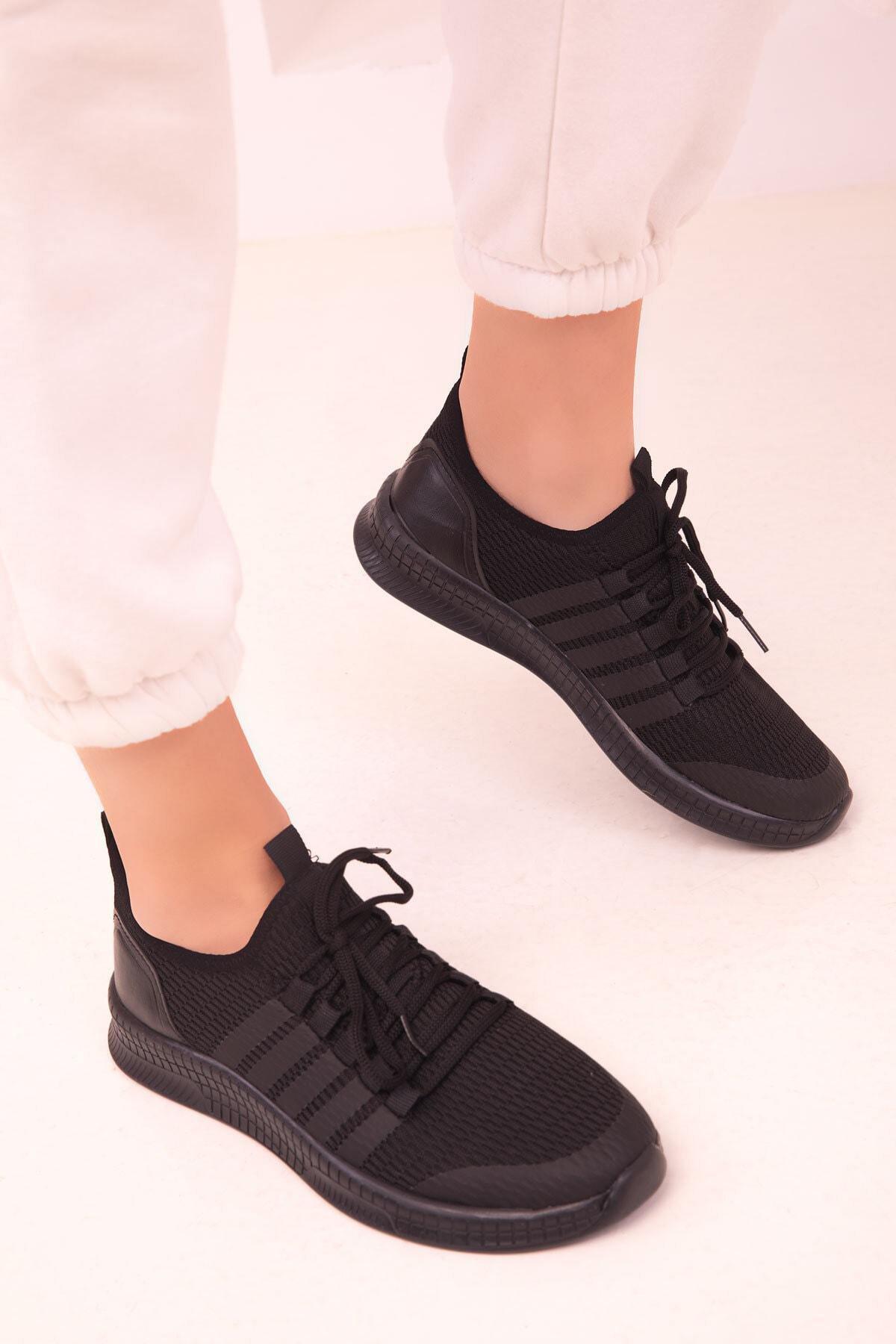 Black Plain Sneakers, , large image number 2