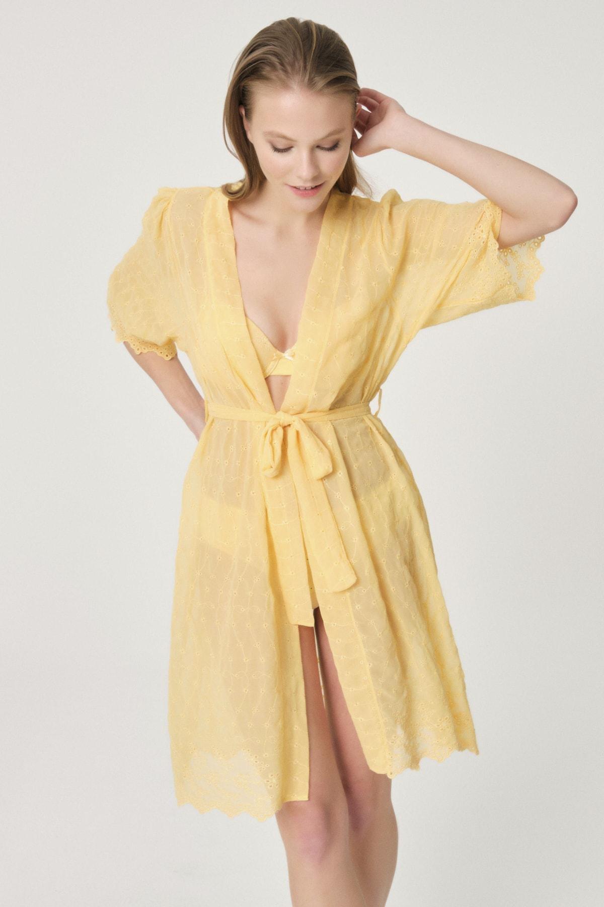 Short sleeve dressing outlet gown