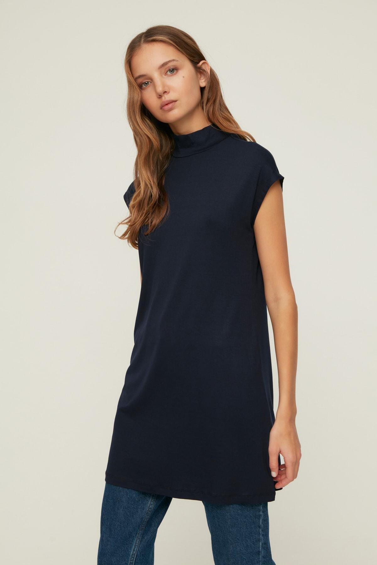 Multicolour Standing Collar Fitted Tunic, Set Of 2, , large image number 2