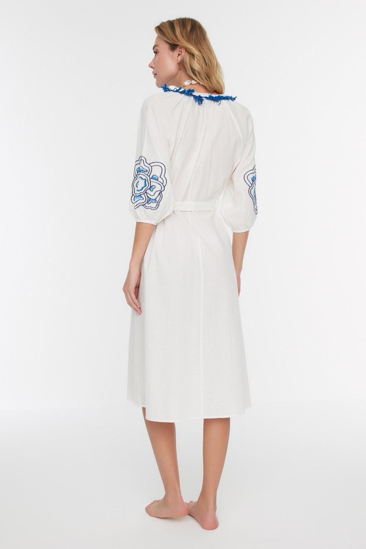 White Shift V Neck Dress, , large image number 1
